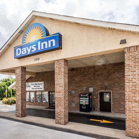 Days Inn By Wyndham Nashville N Opryland/Grand Ole Opry Экстерьер фото
